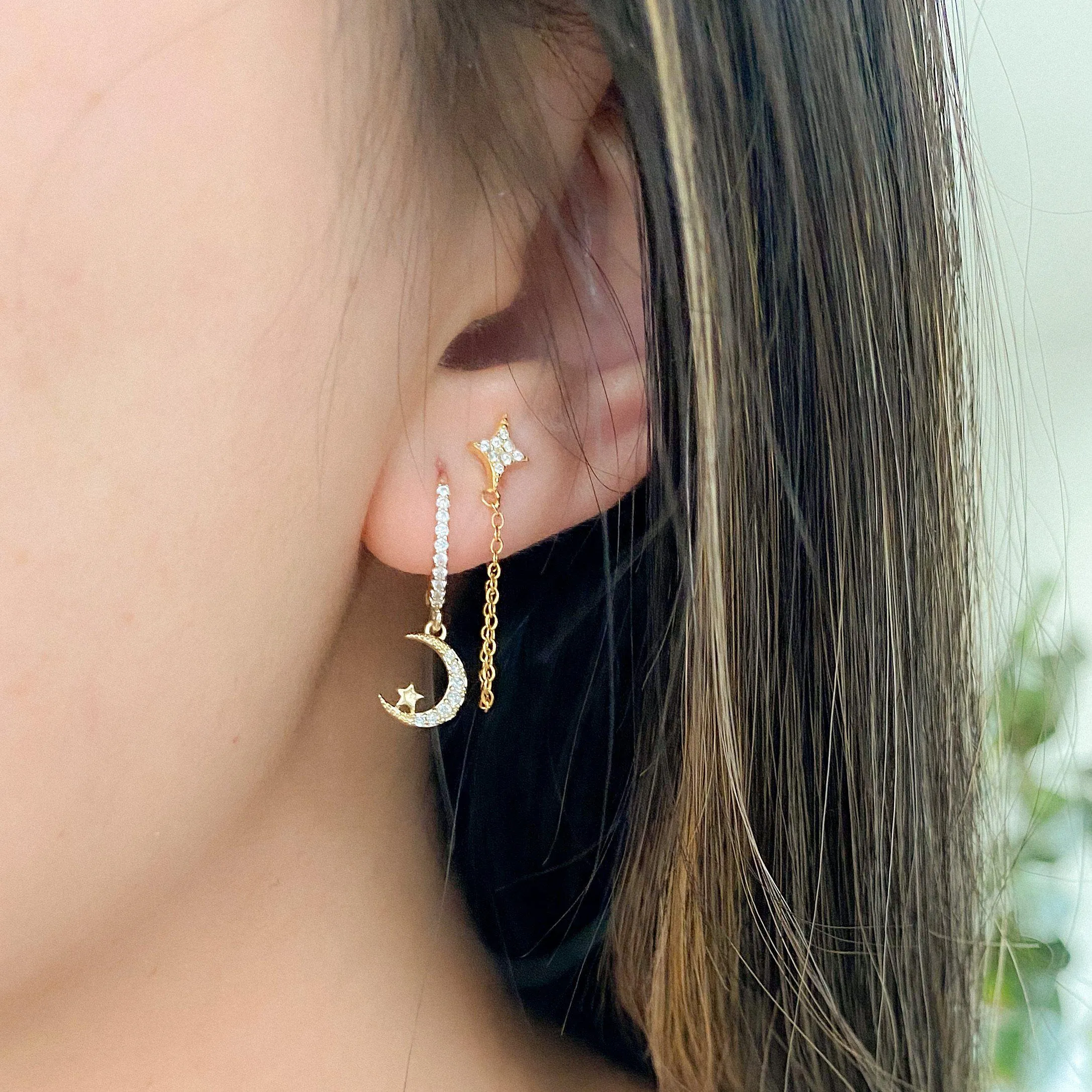 Cielo Chain Huggie Earring