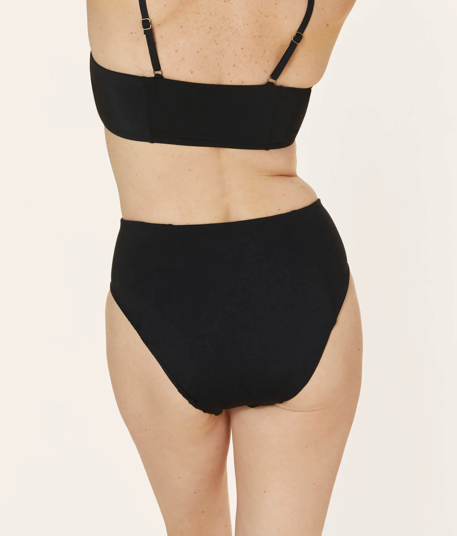 The High - Waisted - Cheeky - Bottom  - Flat - Black